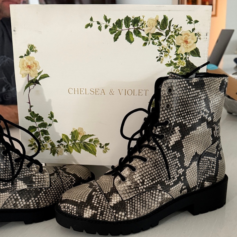 Chelsea & Violet Women's Snake Print Combat Boots - Black and Gray